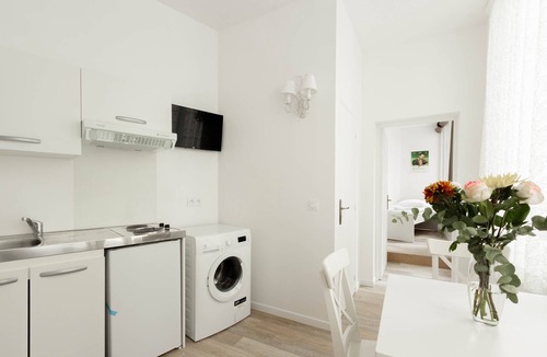 Saint-Merri Apartment | Marais Renard