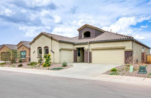 Tucson House | Marana Home w/Pool Access & Mountain Views!
