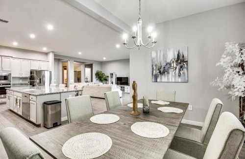 Tucson House | Marana Home with Pool Access and Mountain Views!