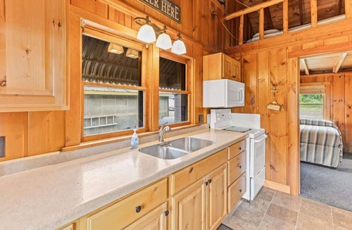 Brill Cabin | Marawaraden Summary: