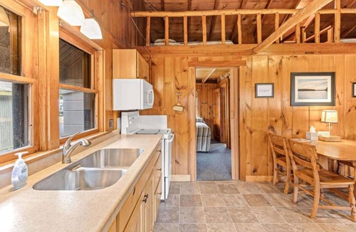 Brill Cabin | Marawaraden Summary: