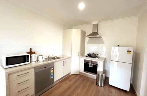 Maraylya House | Maraylya Affordable Modern 7 Br Home + Parking