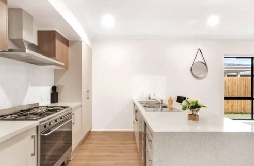 Maraylya House | Maraylya Affordable Modern 7 Br Home + Parking