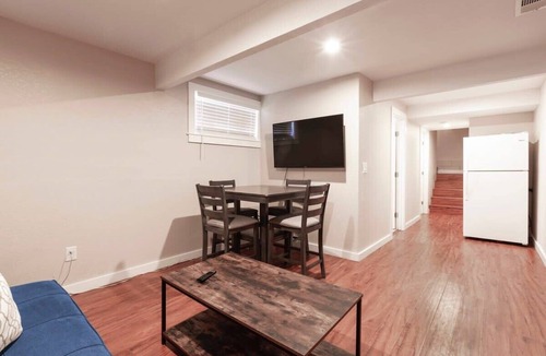 Northside Apartment | @ Marbella Lane - 2BR Home LwrLvl 11-Min to Levi's