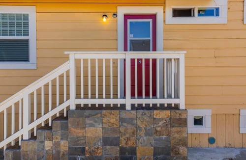 Northside Apartment | @ Marbella Lane - 2BR Home LwrLvl 11-Min to Levi's