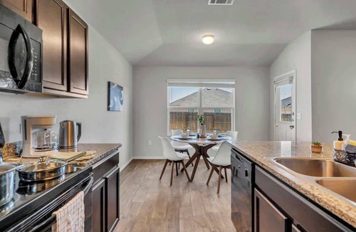 Austin Cottage | Marbella Lane - 3BR Pristine Home in Austin TX