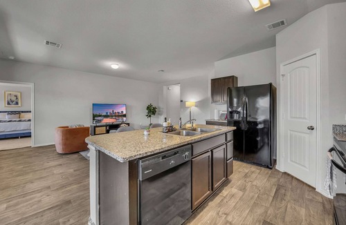 Austin Cottage | Marbella Lane - 3BR Pristine Home in Austin TX