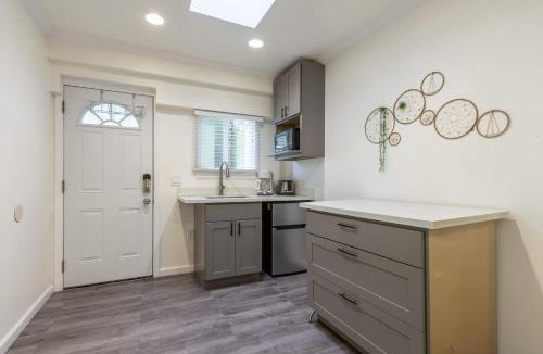 North Central House | @ Marbella Lane - Adorable and Quiet Studio