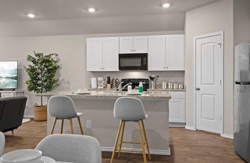 Austin House | @ Marbella Lane - Amazing 4BR Lakeview Home