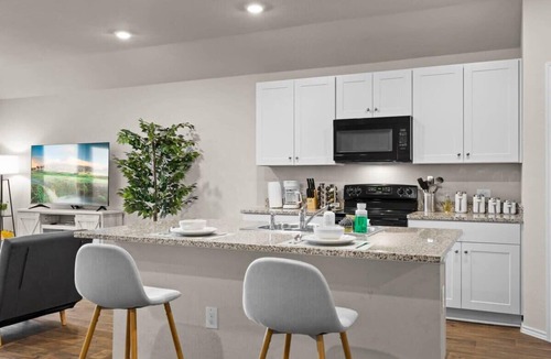 Austin Cottage | @ Marbella Lane - Amazing 4BR Lakeview Home