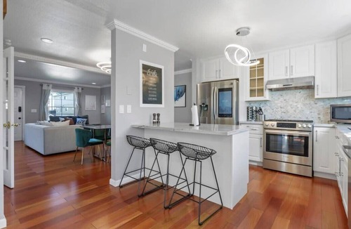 Sharp Park House | Marbella Lane - Buckingham Place Laundry P