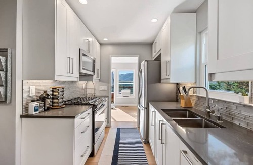 Park Pacifica House | Marbella Lane - Chic Abode w Mountain Skyline