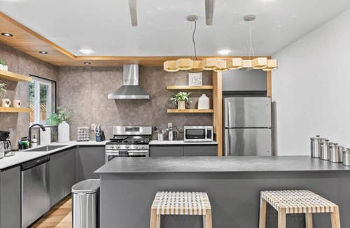 Hathaway House | @ Marbella Lane - Modern 3BROasis 15-Min to Levi's