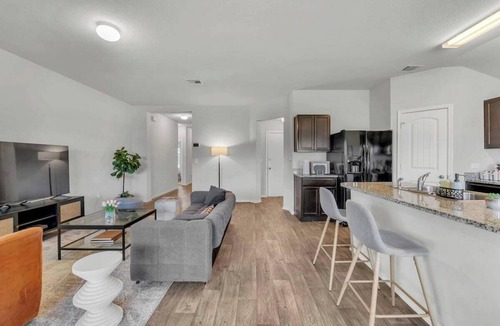 Austin Cottage | Marbella Lane - Polished 3BR Home in Austin TX