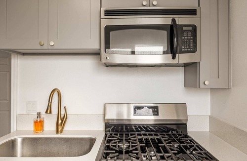 Ontario House | Marbella lane - Serene Haven Retreat 3BR