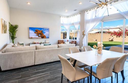 Desert Hot Springs House | #Marbella Lane - Desert Dream Pool Spa & Games