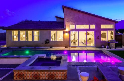 Desert Hot Springs House | #Marbella Lane - Desert Dream Pool Spa & Games