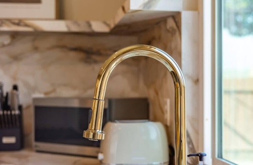 Fullerton Cottage | @ Marbella Lane - Vibrant & Chic Designer Home