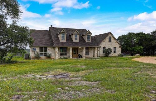 Oatmeal House | Marble Falls Retreat