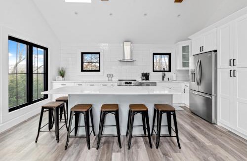 Hampton Bays House | Marble & Sun