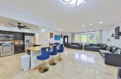 Hollywood Hills House | Marble Villa Prime Location