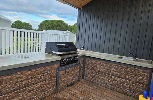 Nangkita House | Marbles Riverview House (Pet Friendly) Sleeps 10