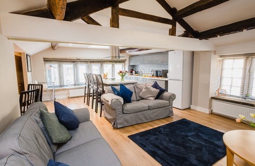 Marsden Apartment | March Haigh, Apartment