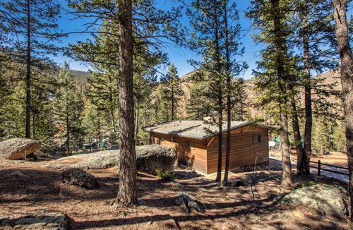 Woodland Park Cabin | March special new lower nightly rates.