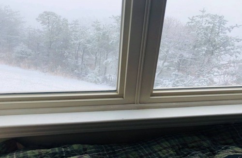 Chalet Village Condo | March-Stay 2 Nights Get 3rd Night FREE!Mountain Top Studio with Smoky Mtn Views!