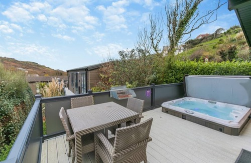 Mullion Ski Chalet | Marconi Premier Lodge