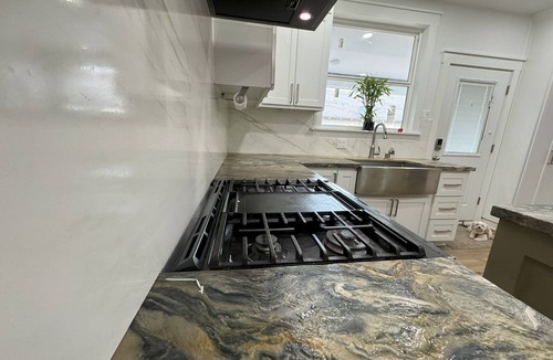 Houston House | Marcy's Garden Centrally-located. 5 mins to downtown, EADO & the Heights.