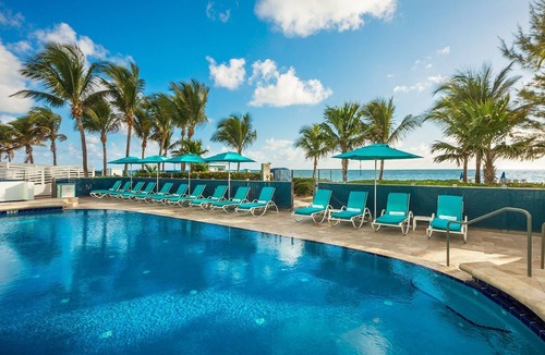Sunny Isles Beach Resort | Marenas Oceanfront Penthouse