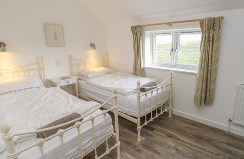 Newport House | MARENGO