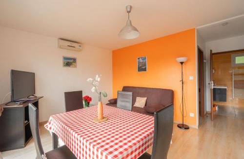 Saint-Simon-de-Bordes Apartment | Marennes