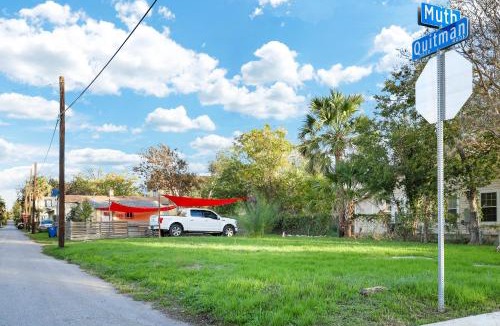 Government Hill House | Marfa - A Birdy Vacation Rental