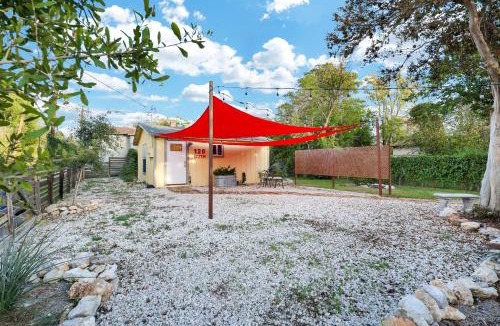 Government Hill House | Marfa - A Birdy Vacation Rental