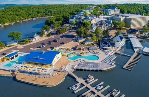 Osage Beach House | Margaritaville Lakefront | Sleeps 16 | Resort Pools/Budget-friendly big group getaway