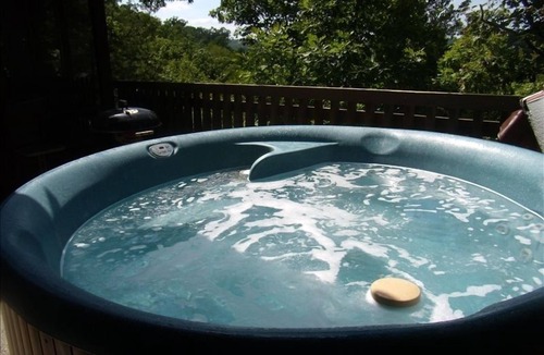 Osage Beach Ski Chalet | MARGARITAVILLE RESORT Tan Tar A Estates-4 Bed 5 Baths with Hot Tub & Fireplace.