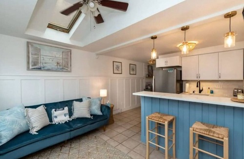 Margate City House | Margate Cottage, Close to Beach!
