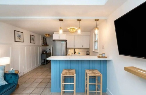 Margate City House | Margate Cottage, Close to Beach!