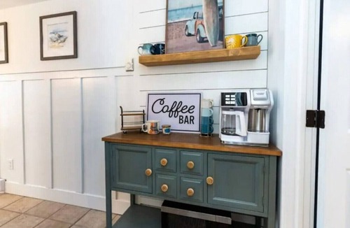 Margate City House | Margate Cottage, Close to Beach!