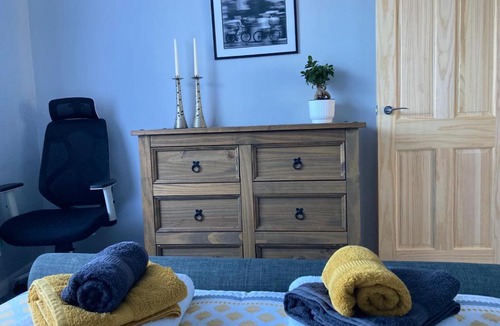 Margate Apartment | Margate flat, great garden, close old town & beach