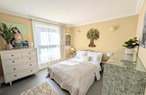 Cliftonville House | Margate Hideaway House