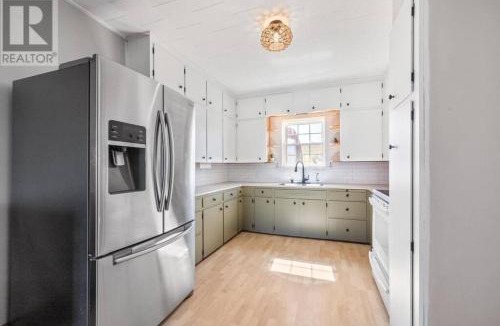Margate House | Margate Homestead 'Art House'/views/beaches/golf
