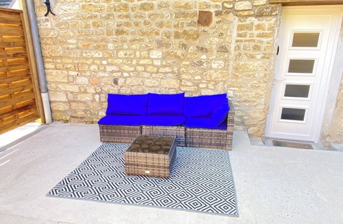 Margny-les-Compiegne House | Margnotine house with private courtyard and parking.