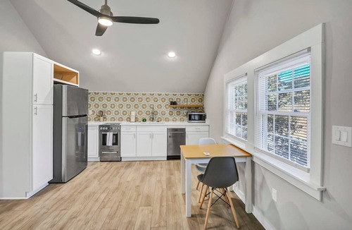 Eau Claire Apartment | Margrave Studio | 1BR 1BA | Upstairs Duplex