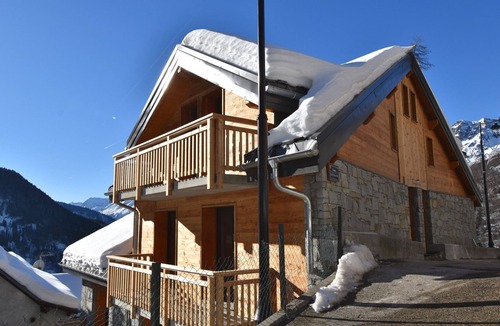 Vaujany Apartment | MARGUERITE 2 - Four Bedroom Apartment, Sleeps 14