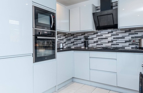 Sneinton House | Marham close 3 bed apartment