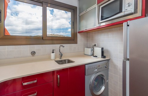 Platja d'Aro Apartment | Maria Beach Apartment with Sea View, Wi-Fi, and Air Conditioning