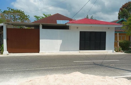 Wangi-Wangi House | Maria Guesthouse